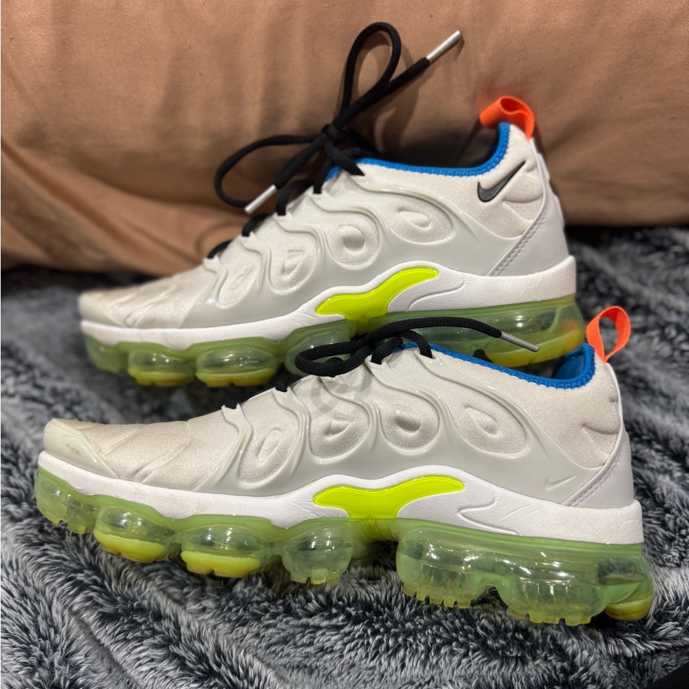 Nike vapormax plus womans size 9